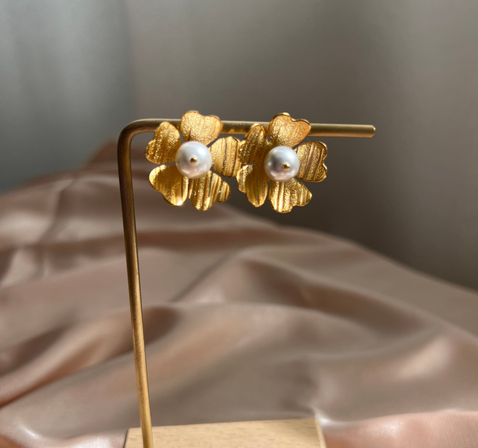 Nora Pearl Flower Studs