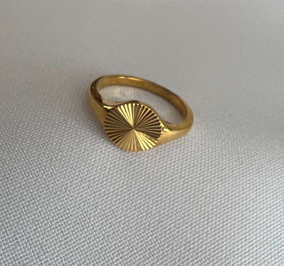 Quinn Signet Ring