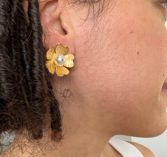 Nora Pearl Flower Studs