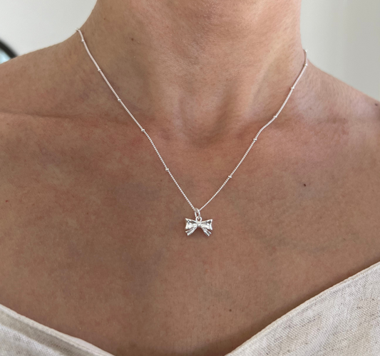 Dainty Bow Necklace- Silver