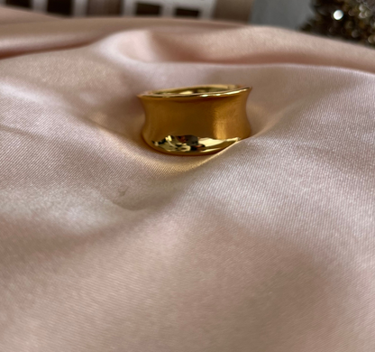 Ava Ring
