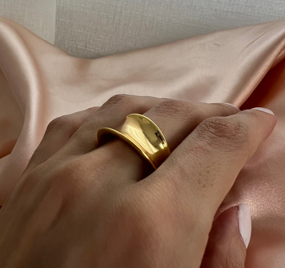Ava Ring